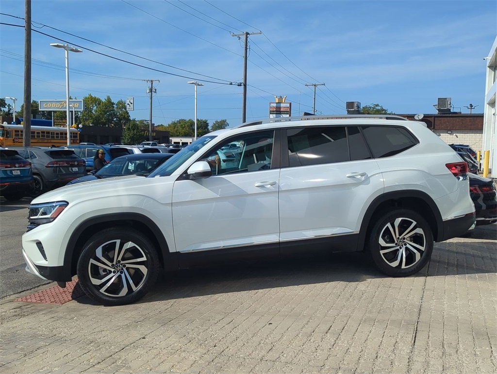 2022 Volkswagen Atlas SEL photo 4