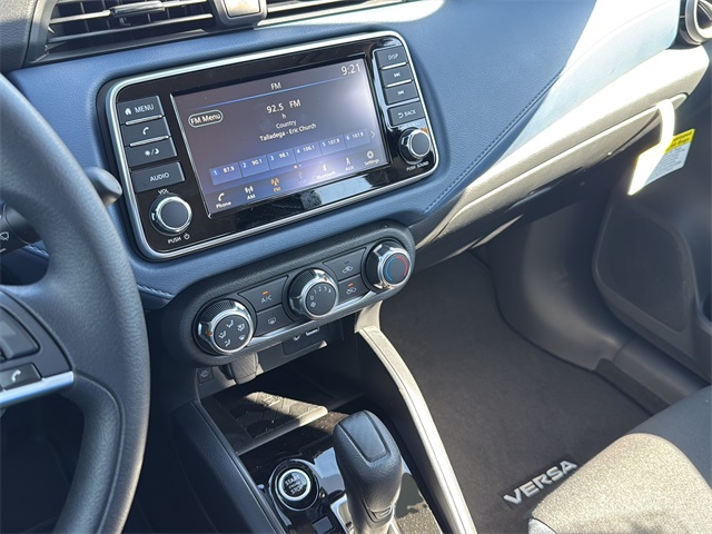 2025 Nissan Versa 1.6 SV photo 24