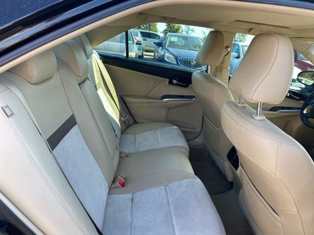 2014 Toyota Camry Hybrid XLE photo 22
