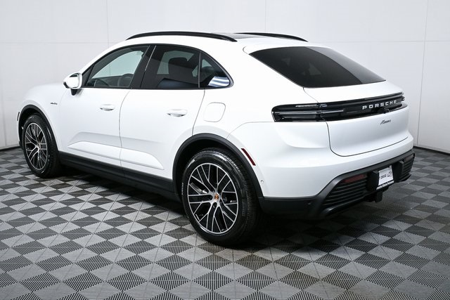 2025 Porsche Macan Electric photo 3