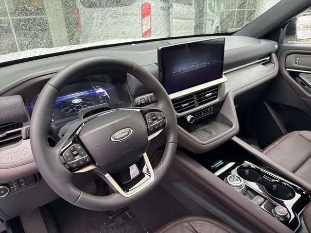 2025 Ford Explorer Platinum photo 5