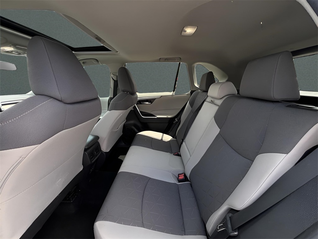 2023 Toyota RAV4 XLE photo 14