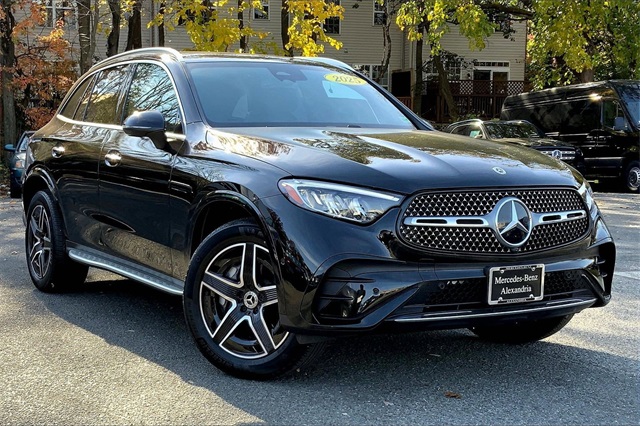2025 Mercedes-Benz GLC Base's photo