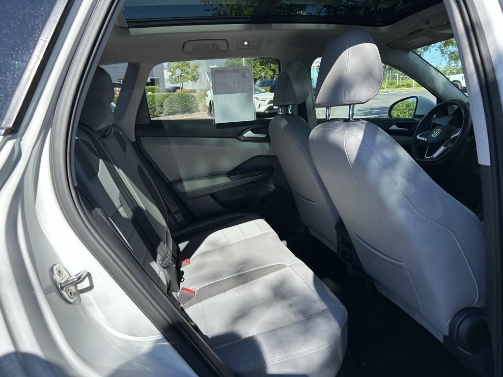 2023 Volkswagen Taos SE photo 28