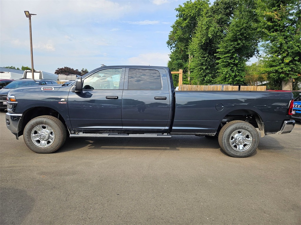 2025 Ram 2500 Tradesman photo 3