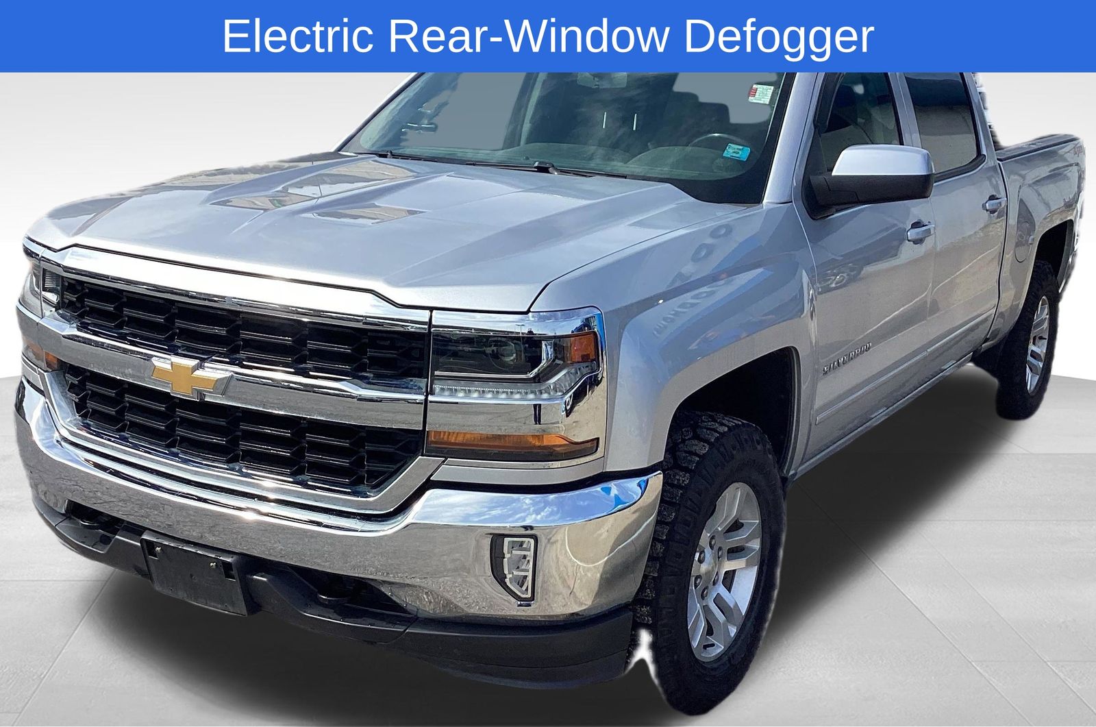 2018 Chevrolet Silverado 1500 LT photo 2