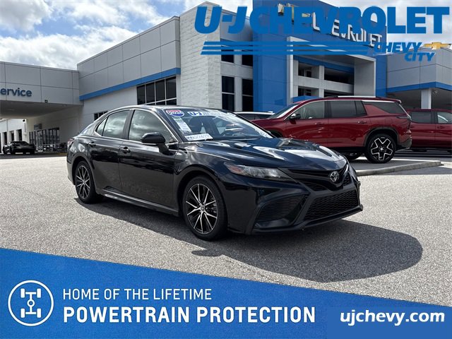 2024 Toyota Camry SE's photo