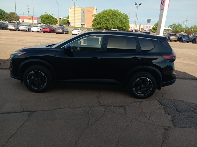 2025 Nissan Rogue SV photo 3