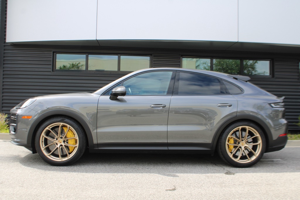 2024 Porsche Cayenne Turbo GT Coupe photo 2