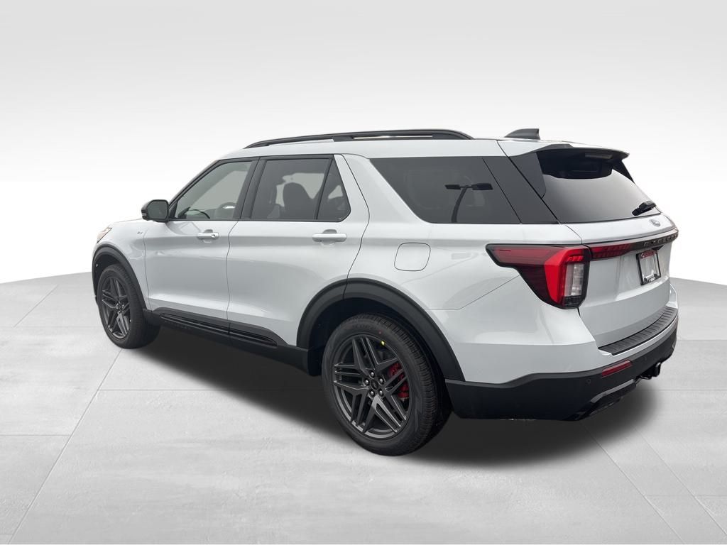 2026 Ford Explorer ST-Line photo 3