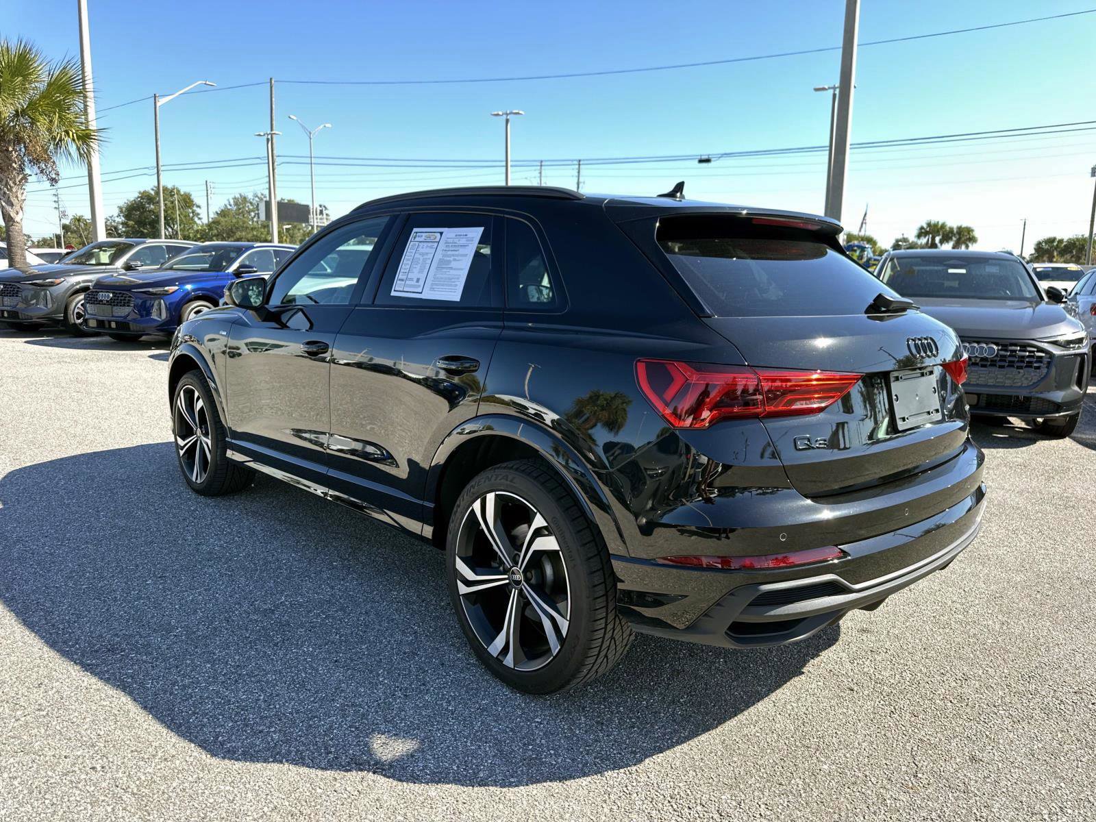 2023 Audi Q3 S line Premium Plus 45 TFSI photo 4