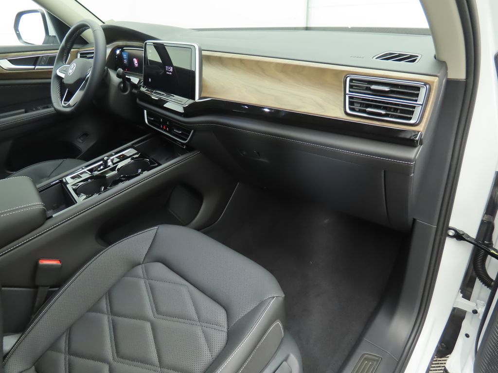 2026 Volkswagen Atlas SE Technology photo 18