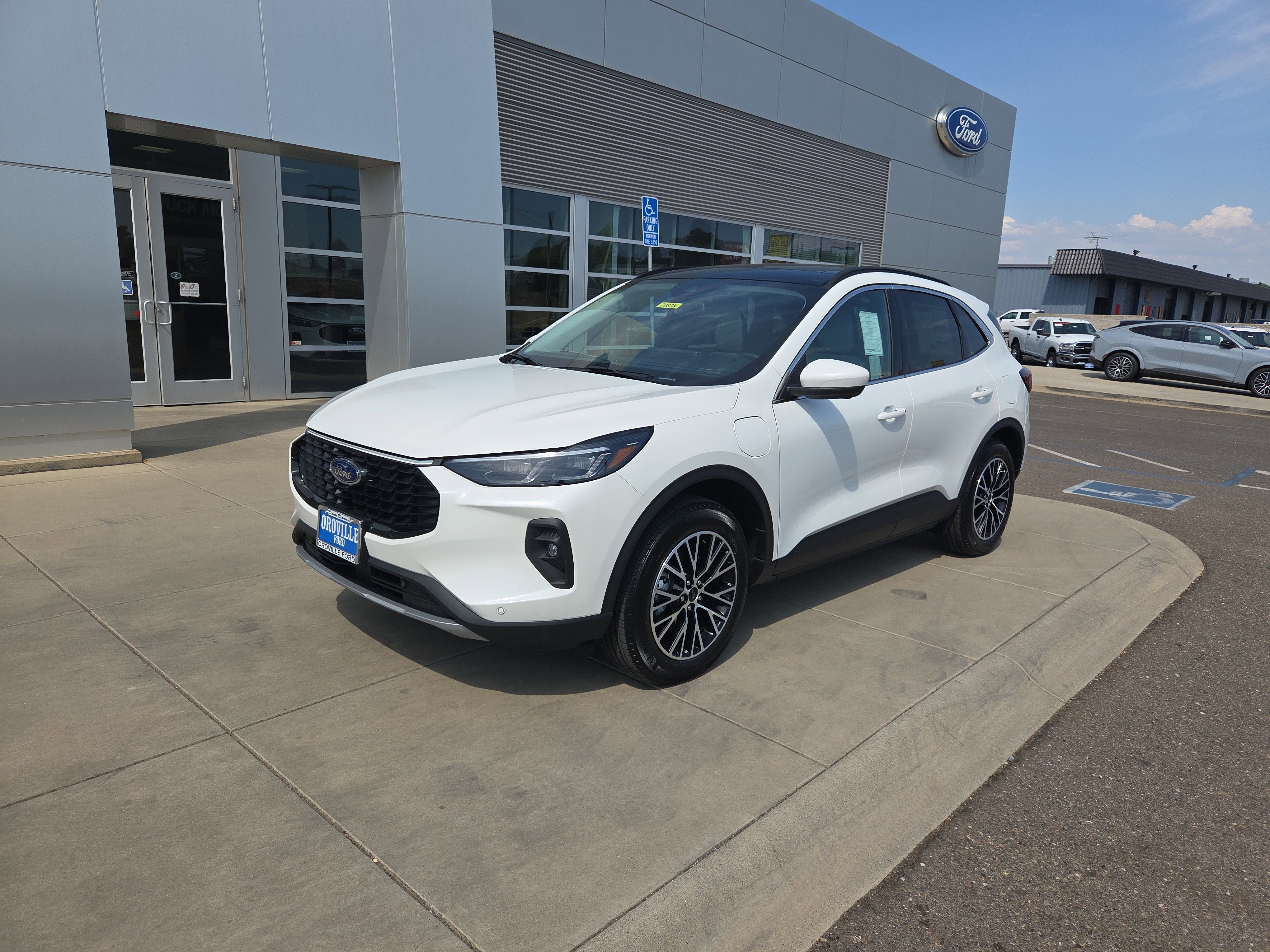 2025 Ford Escape PHEV's photo