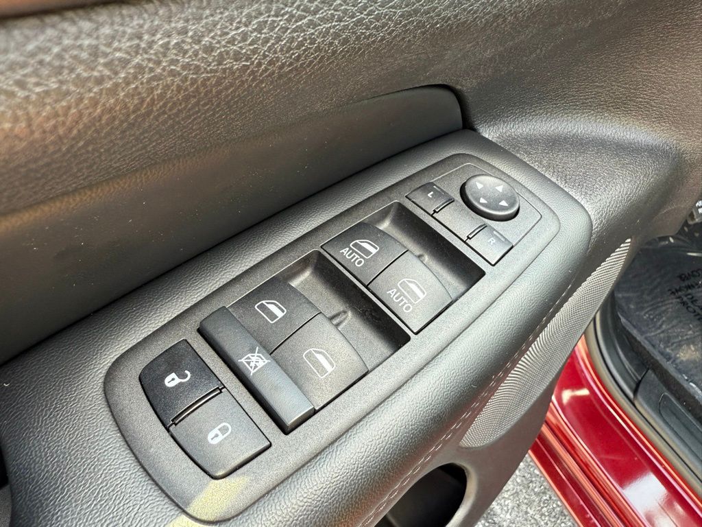 Used 2022 Red Jeep Laredo X image 12