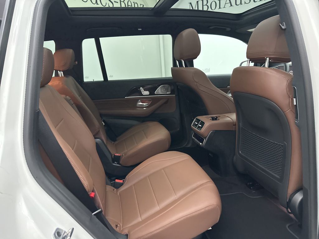 2026 Mercedes Benz GLS 450 4MATIC photo 24
