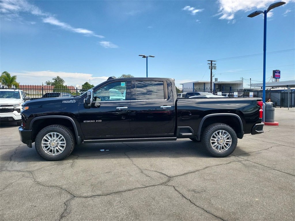 2023 Chevrolet Silverado 2500HD High Country photo 32