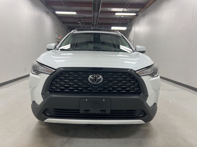 2024 Toyota Corolla Cross LE photo 2