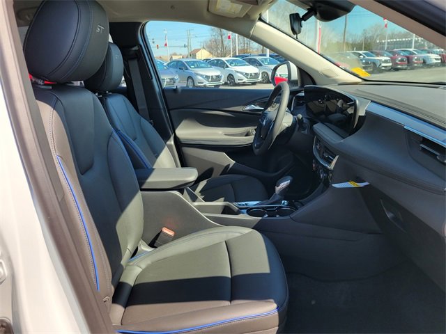 2025 Buick Encore GX Sport Touring photo 17