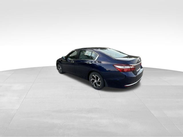 2017 Honda Accord LX photo 11