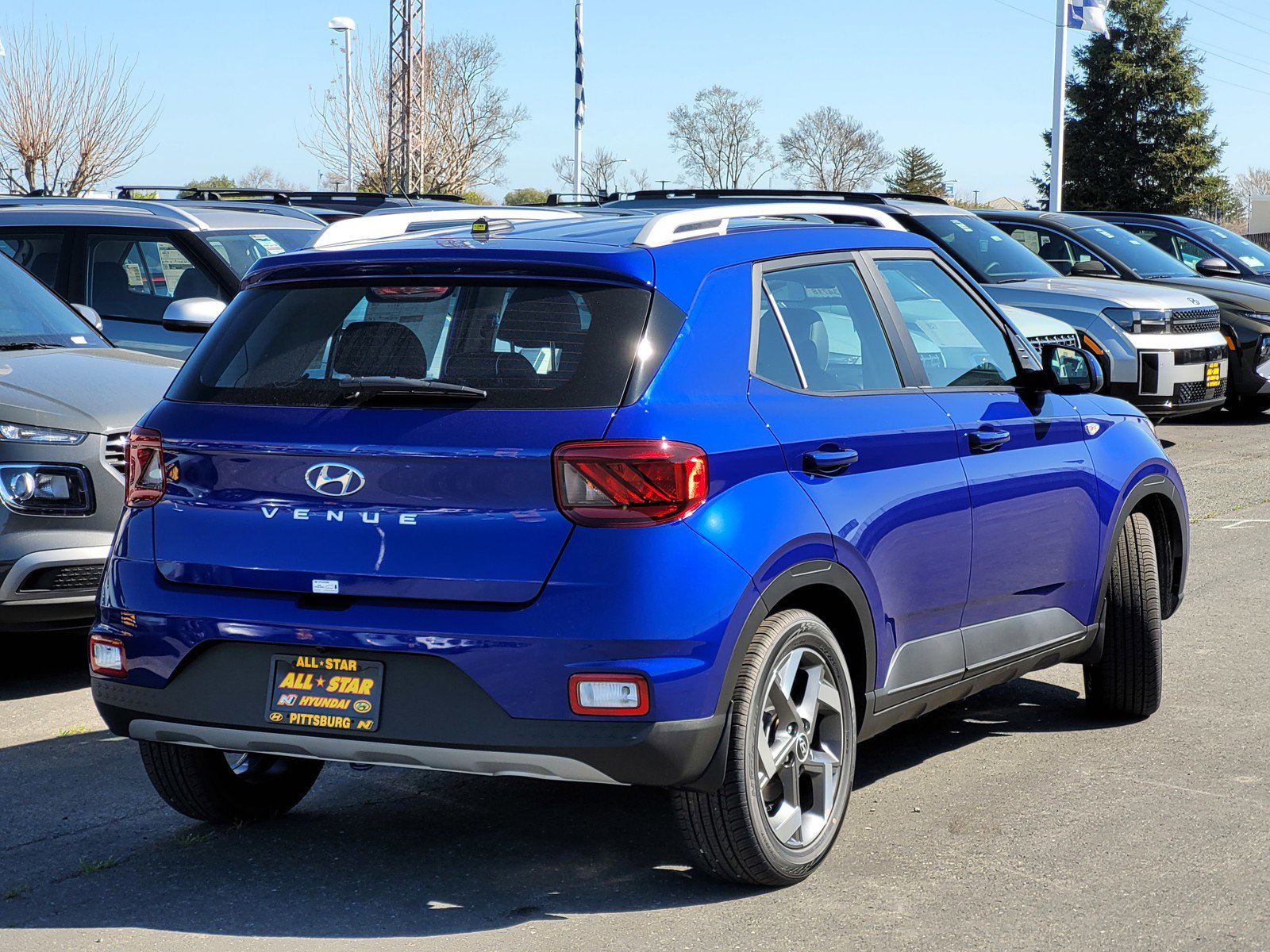 2025 Hyundai Venue Limited photo 3