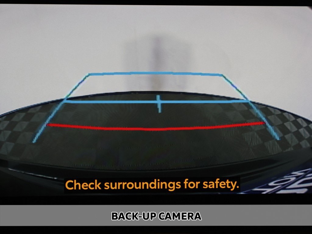 2023 Toyota Highlander Hybrid LE photo 4