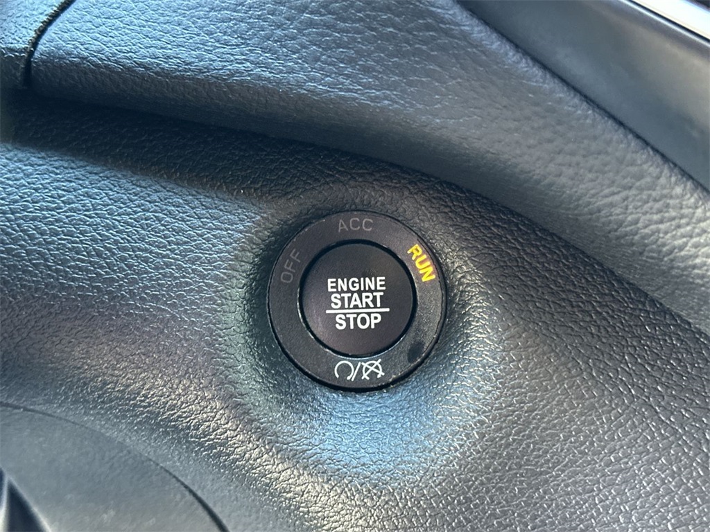 2020 Jeep Cherokee Limited photo 14
