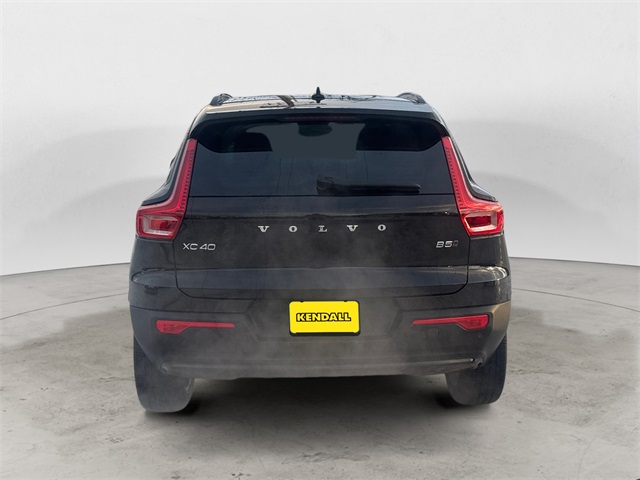 2023 Volvo XC40 Plus photo 3