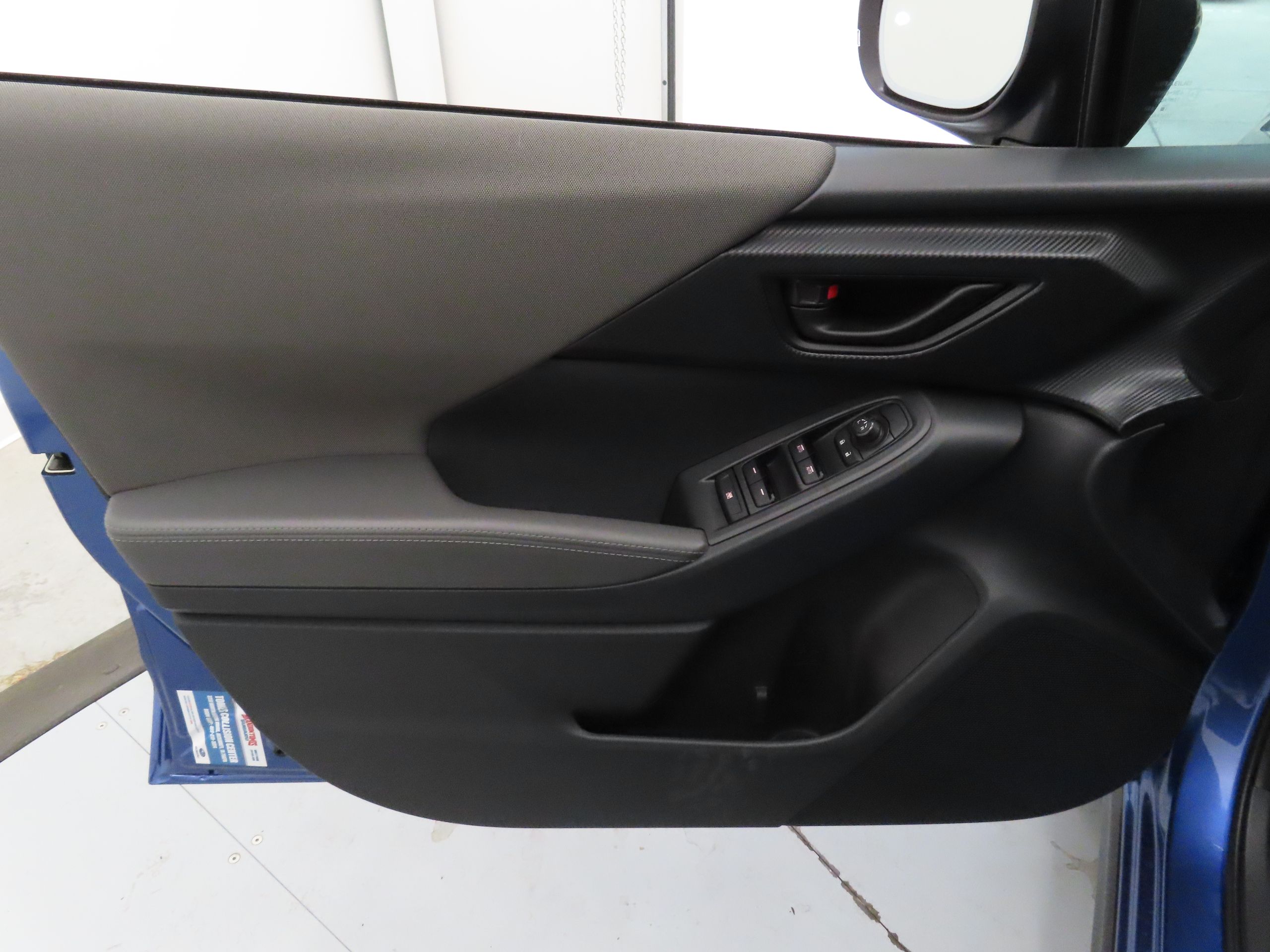 2025 Subaru Crosstrek Premium photo 9