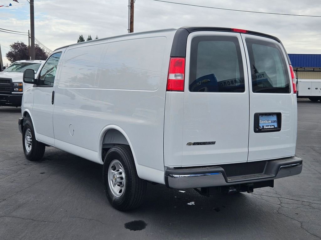 2025 Chevrolet Express Cargo 2500 photo 4