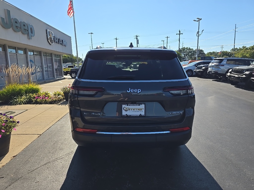2022 Jeep Grand Cherokee Limited photo 2