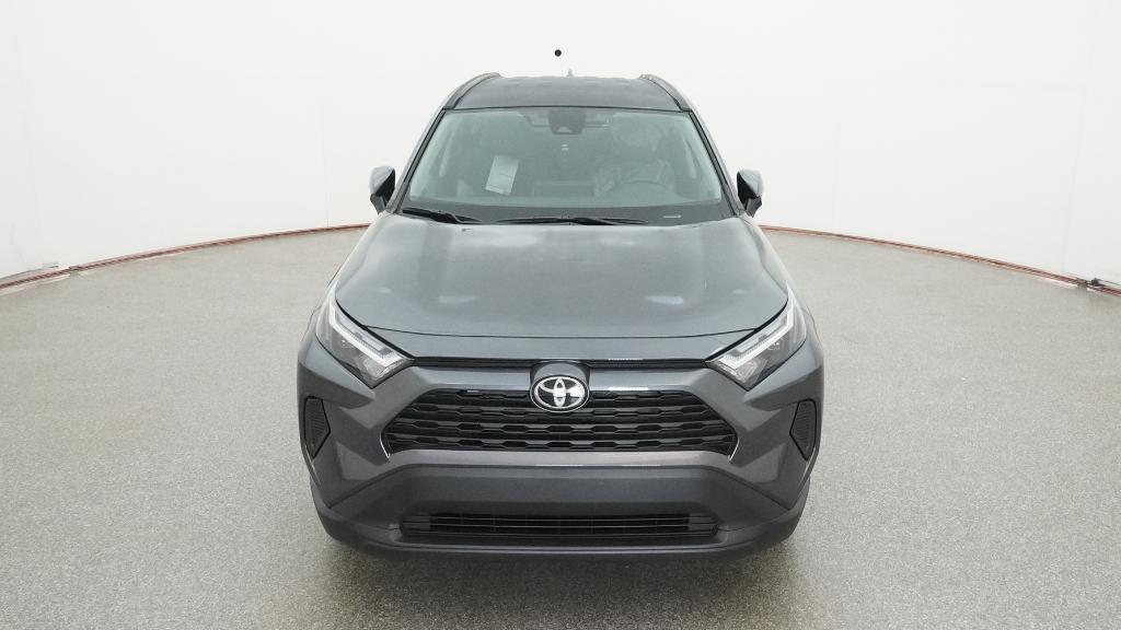 2025 Toyota RAV4 XLE photo 2