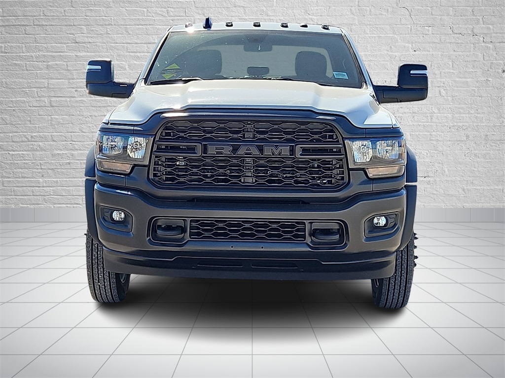 2024 Ram 5500 Tradesman photo 4