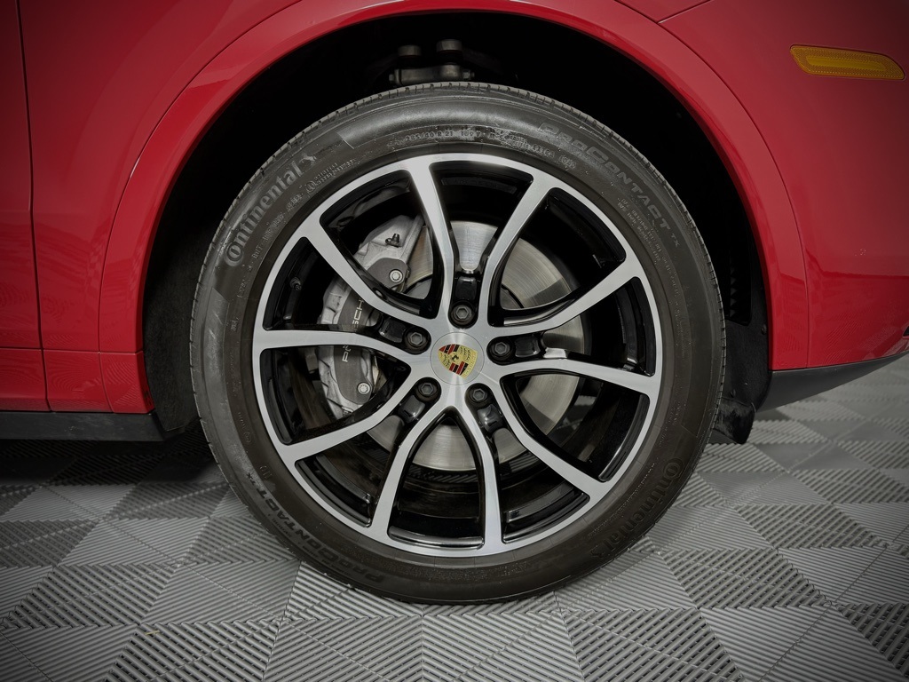 2023 Porsche Cayenne Coupe photo 19