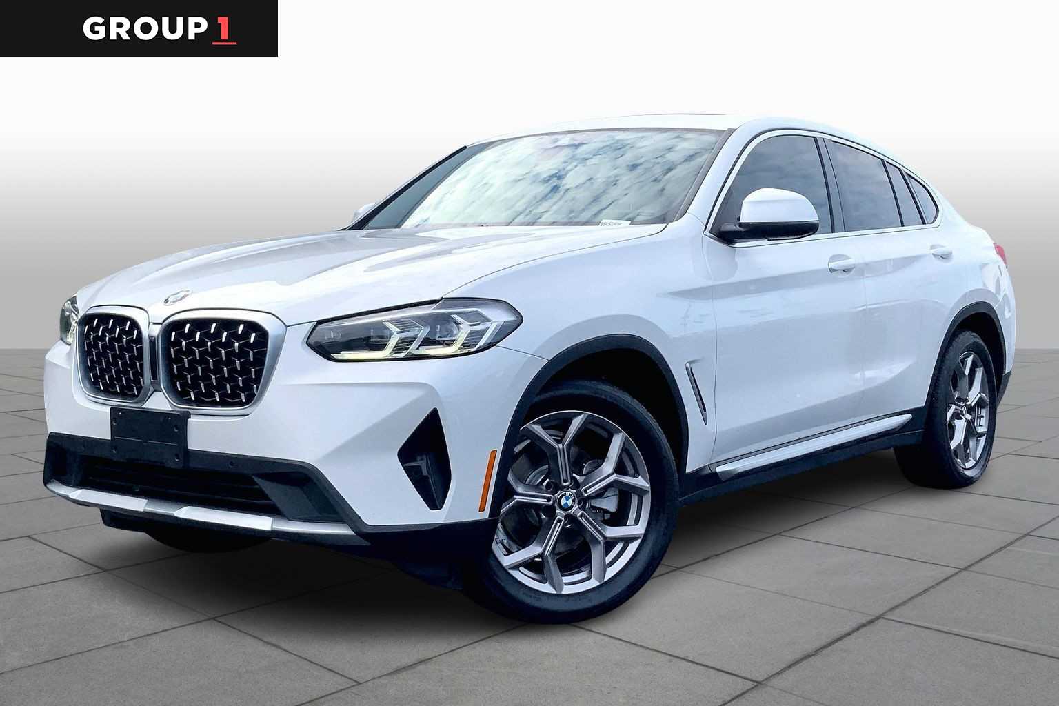 2022 BMW X4 30i's photo