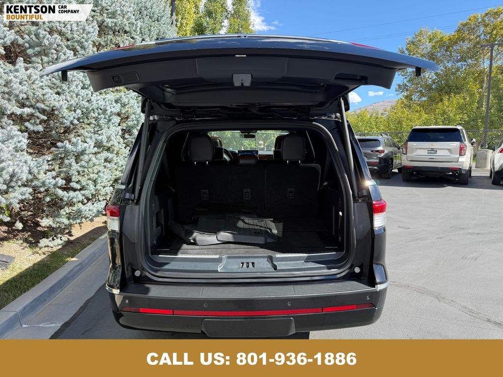 2022 Lincoln Navigator L Reserve photo 37