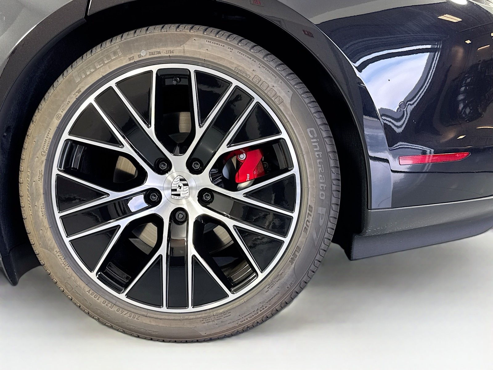 2025 Porsche Taycan 4S photo 23