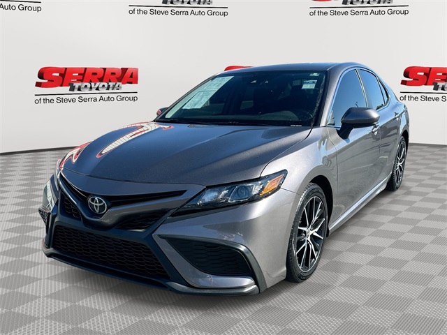 2021 Toyota Camry SE's photo