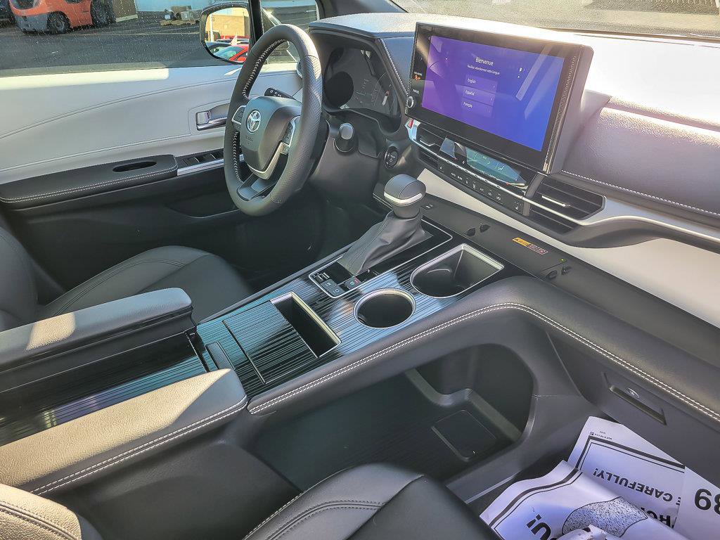 2025 TOYOTA SIENNA - Image 29