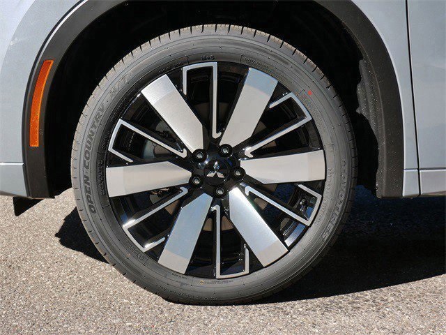 2025 Mitsubishi Outlander SEL Premium photo 3