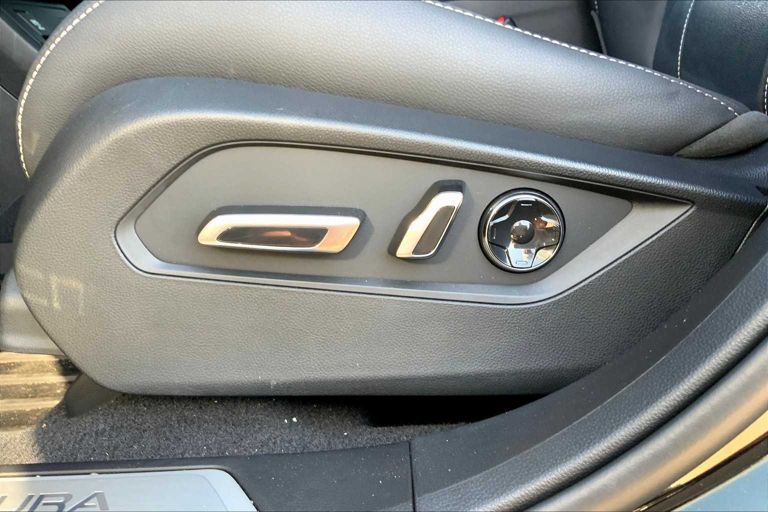 2025 Acura RDX photo 33