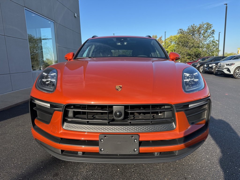 2024 Porsche Macan photo 3