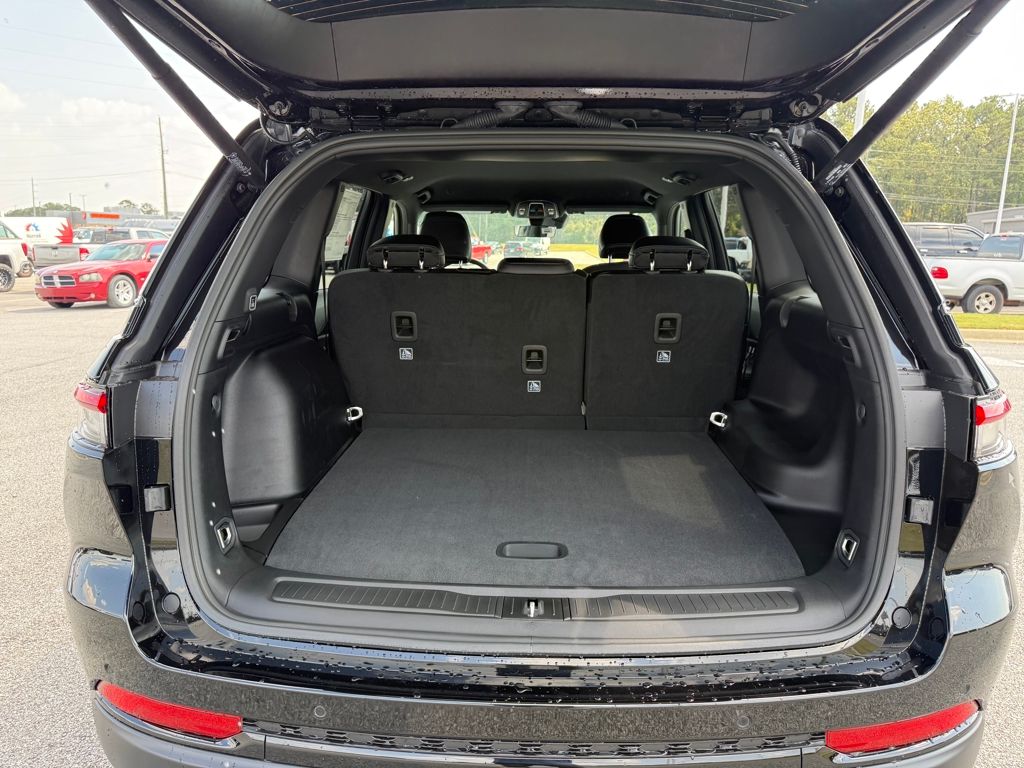 2025 Jeep Grand Cherokee Altitude photo 21