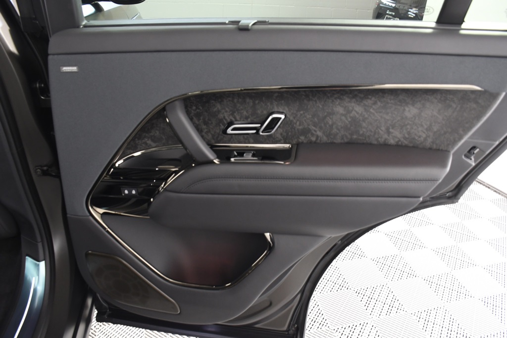 2025 Land Rover Range Rover Sport photo 23
