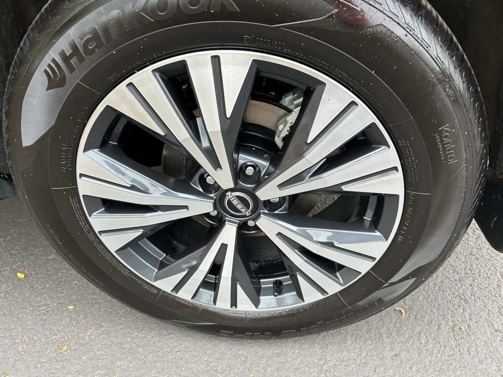 2023 Nissan Rogue SV photo 8
