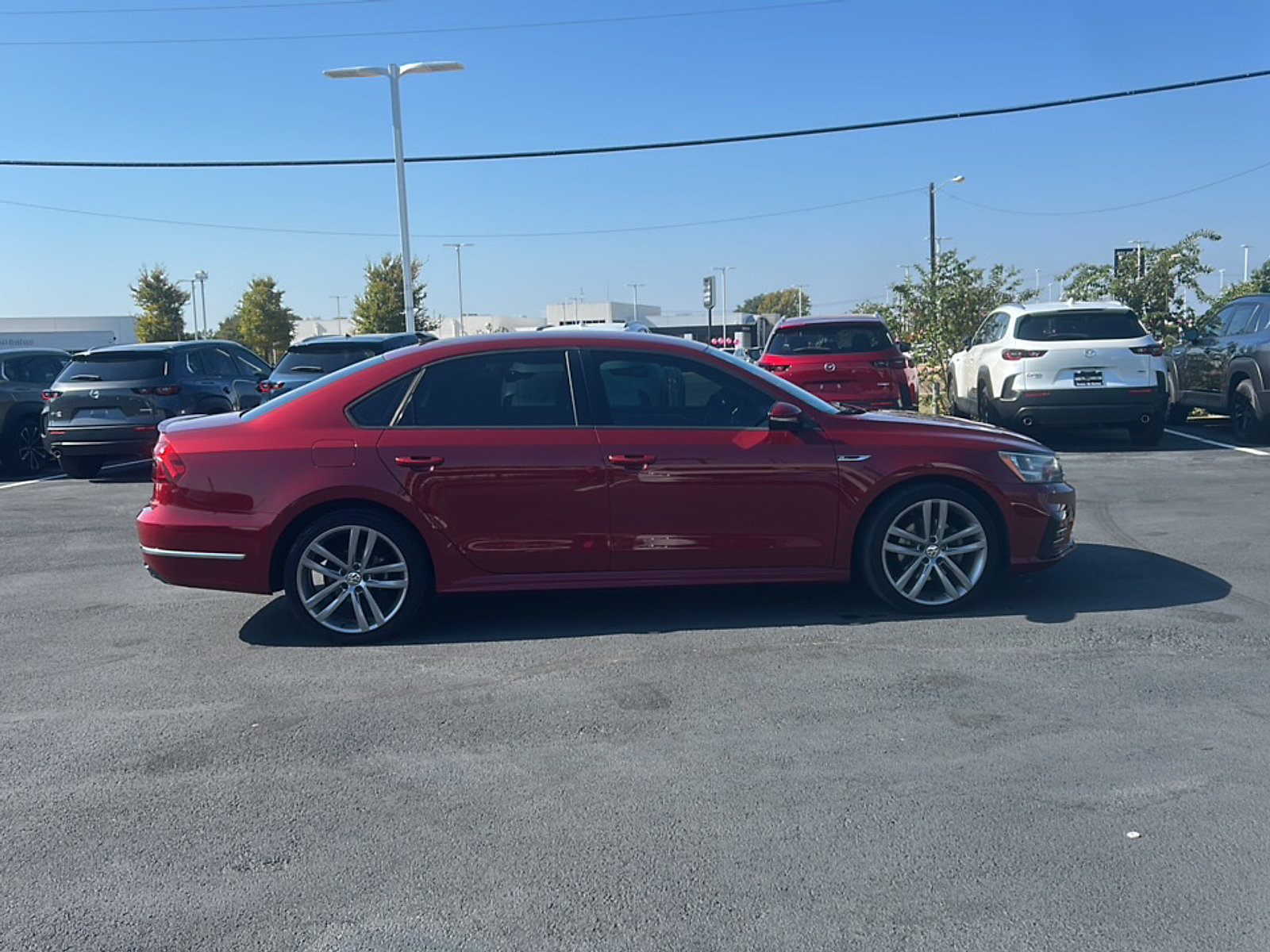 2018 Volkswagen Passat S R-Line photo 3