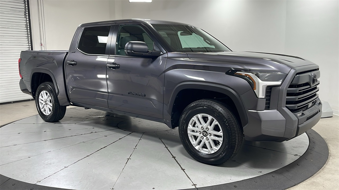 2025 Toyota Tundra SR5 photo 3