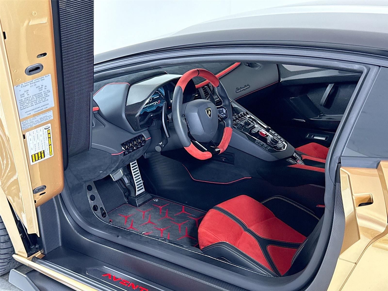 2019 Lamborghini Aventador SVJ photo 11