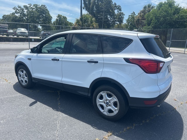 2019 Ford Escape S photo 3