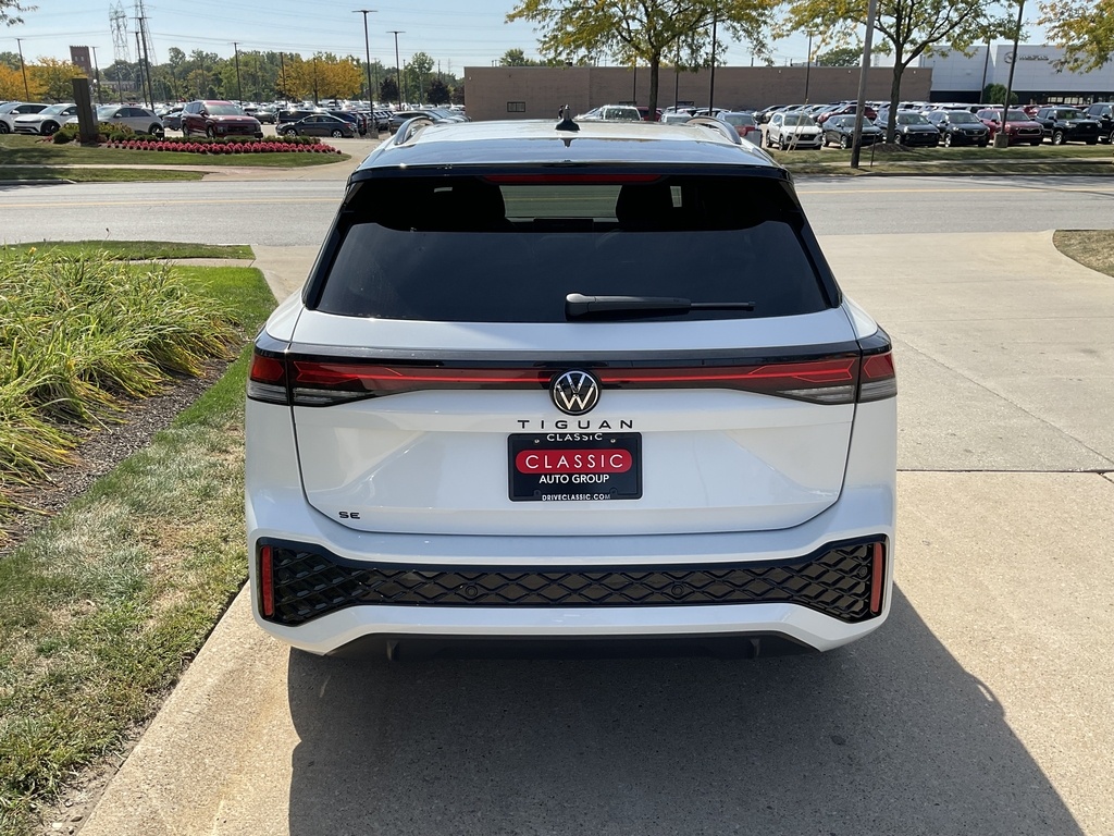 2025 Volkswagen Tiguan SE R-Line Black photo 2