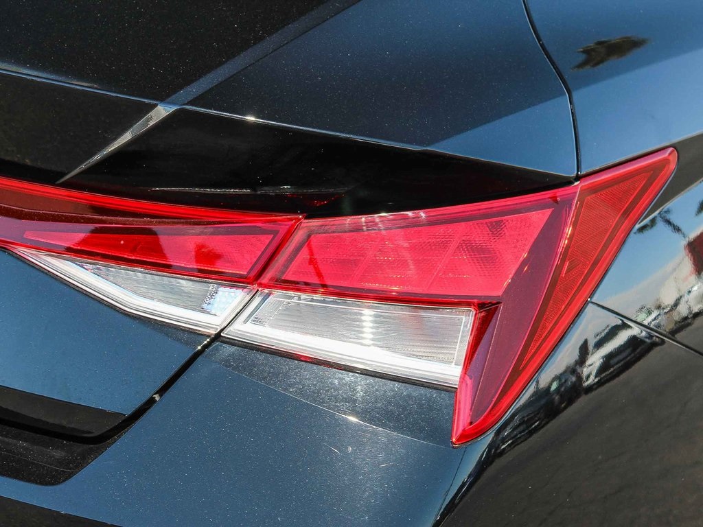 2023 Hyundai Elantra SEL photo 10